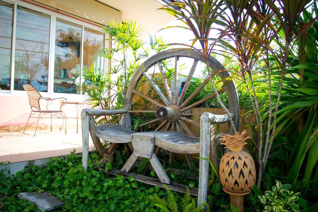 Nam Talay Resort Pran Buri Exterior photo
