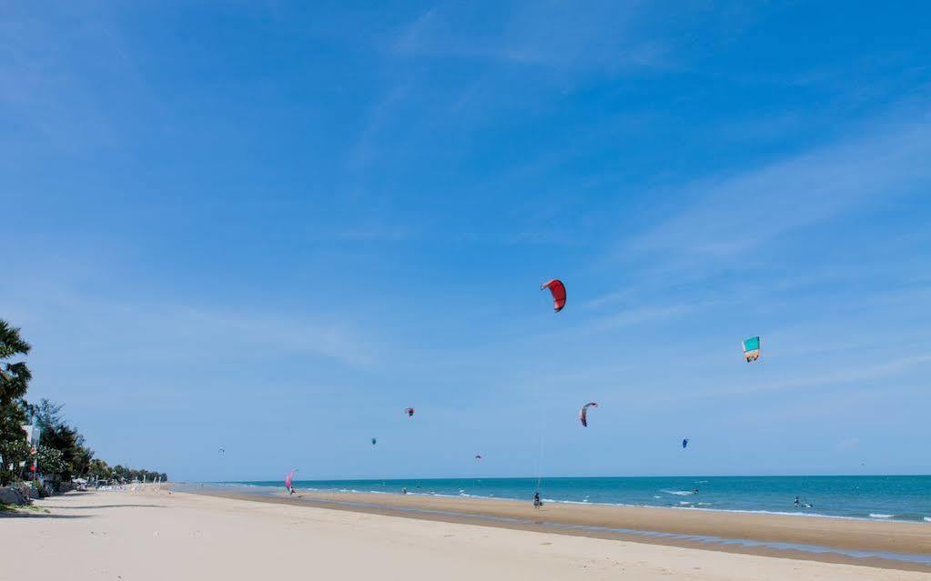 Nam Talay Resort Pran Buri Exterior photo